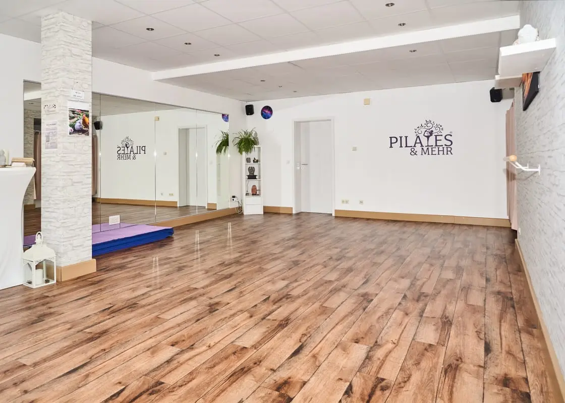 Heller Trainingsraum im Studio Pilates & Mehr